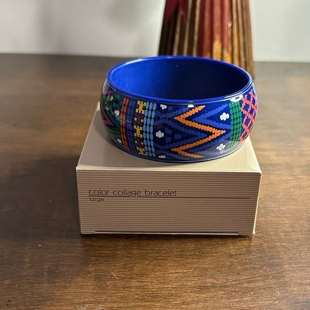 🆕 AVON VINTAGE COLOR COLLAGE BRACELET LARGE